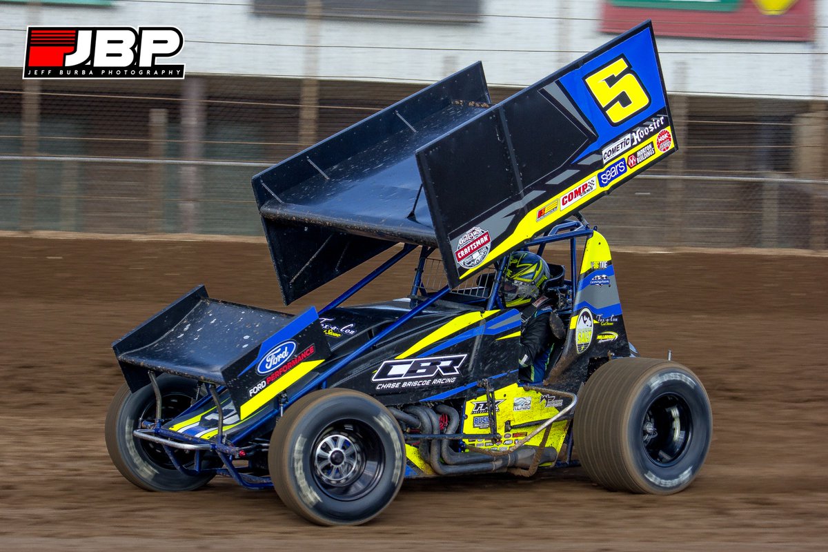 jeffburba37's tweet photo. .@ChaseBriscoe5 during qualifying with @IRA_sprints at @wiscodirt https://t.co/6xjLAzuCto