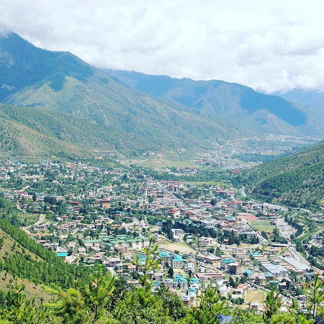 #View from the top.  #buddhapoint #thimphu #bhutan #clouds #dzong #dzongs #travelgram #travelporn #instatravel #travel #igtravel #mytravelgram #travelphotography #wanderlust #latergram #throwback ift.tt/2lgyj76