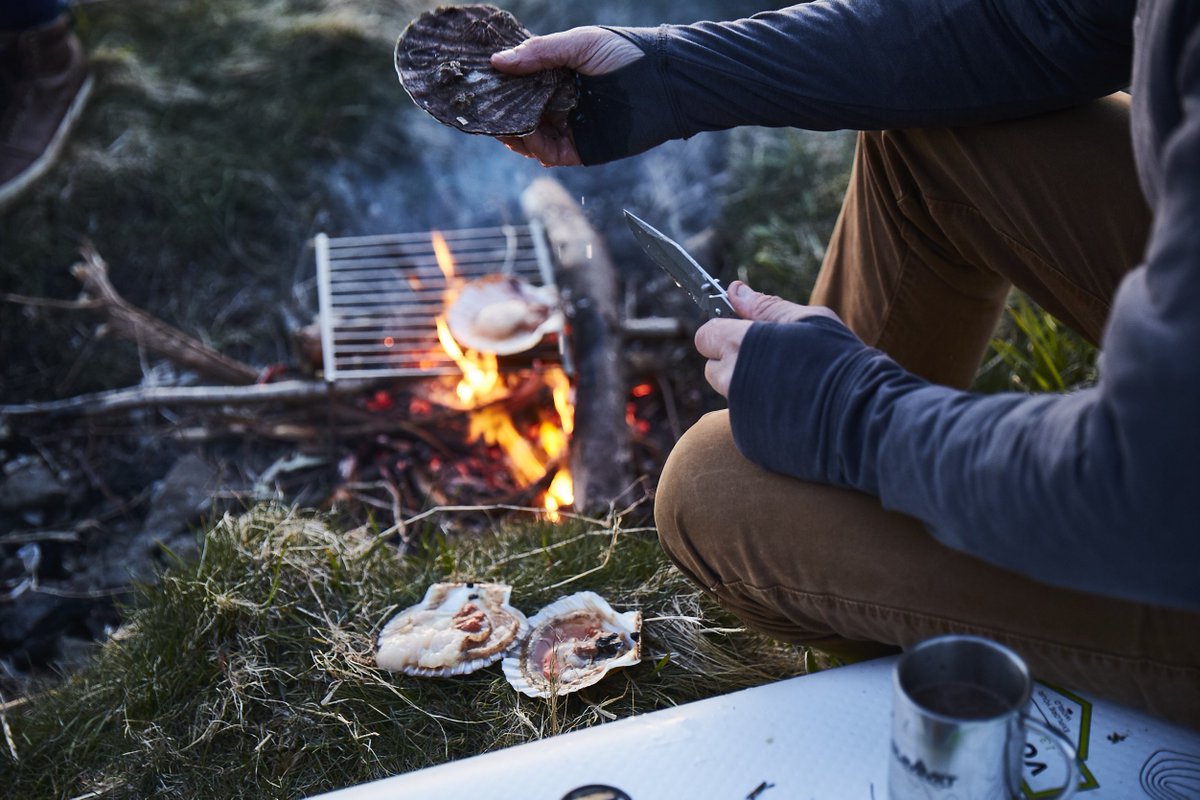Over land and sea. Paddleboard adventures on the Isle of Skye. Scotland. bit.ly/2t6pzVE <a href="/BeetleRhind/">Alexander Rhind</a> @ExploreHighland <a href="/sconserscallops/">Ben Oakes</a> <a href="/RedPaddleCo/">Red Paddle Co</a> #SUP #VisitScotland #microadventure #getwet