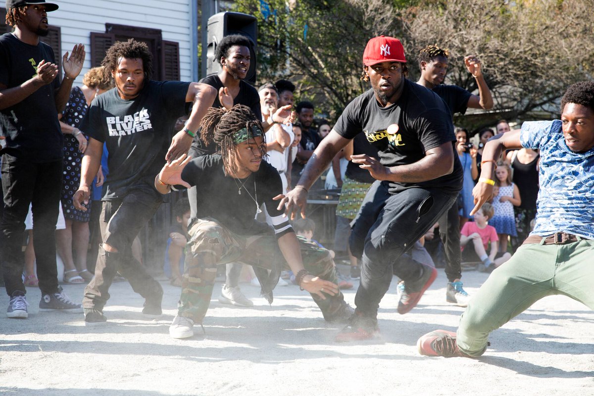 LMCC's tweet photo. Join River To River Festival18’s event today! Featuring: It's Showtime NYC!, a site-responsive intervention by one the city's largest street dance companies. TODAY, 4pm, at Steps of Federal Hall at Broad and Wall Streets. Info: http:https://t.co/orKYGf0wzl 📷:Chloé Mossessian https://t.co/Fcqzqp3YTK