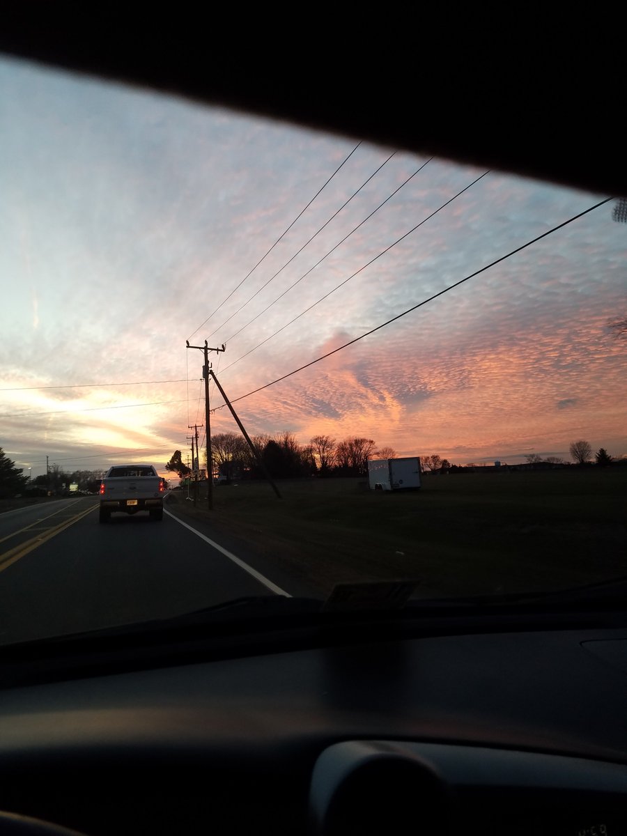 Kim19215421's tweet photo. @ds106dc Took this on my way home from work one day, beautiful contrast and clouds. #ds106 #tdc2352 https://t.co/KoIMTmQ5sf