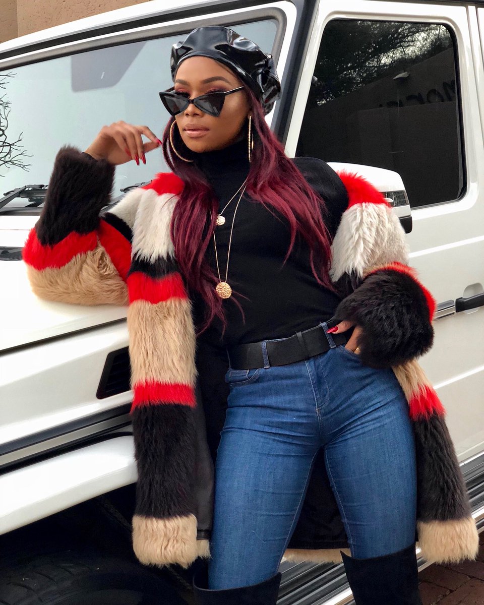 Kate_LukZ's tweet photo. Look inspired by @bonang_m 🙈🙈 Worked best with what i have 😛 #TeamBForce ❤ https://t.co/1S3ln2OzNb