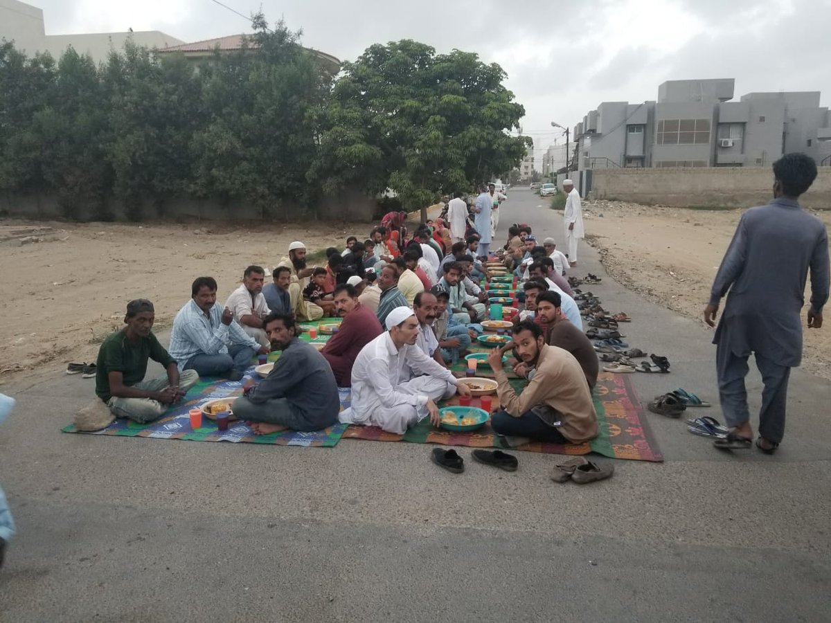 AdeelAkhtarPPP's tweet photo. #FoodDrive #MissingRamadan Sheikh welfare dastarkhan #Sswa #Malir #RamadanBlessing https://t.co/uMZ4tFd0Xa