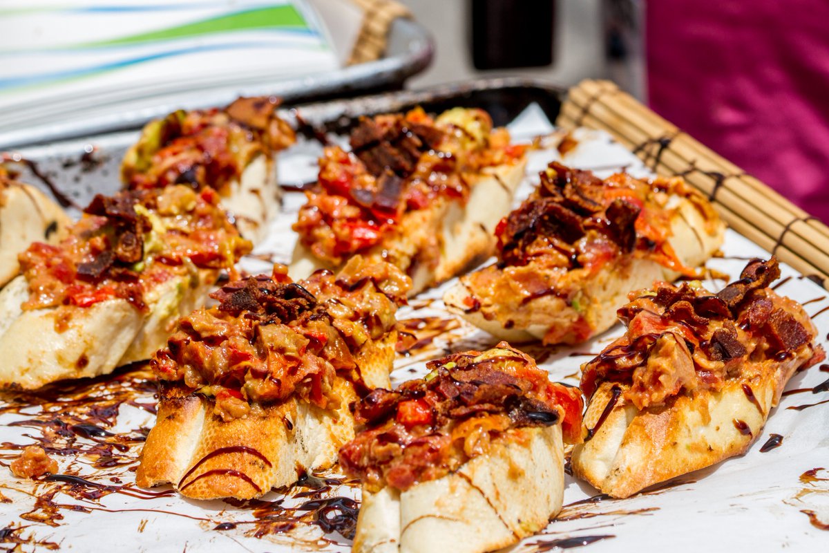 KFestivals's tweet photo. Need an excuse to sample every bacon dish at the Bacon and Bourbon Festival? Vote for your fave on Instagram using #keystonebestbacon!
This contest takes place on Saturday, June 23 with awards presented at 6pm. Don't miss it!
#keystonefestivals #keystonebestbacon #keystonebacon https://t.co/BKXe3LQ8TO