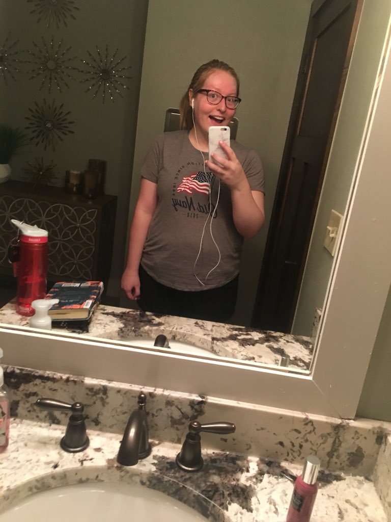 _legallyhannah's tweet photo. #workoutselfies https://t.co/DGLxBIv4sE