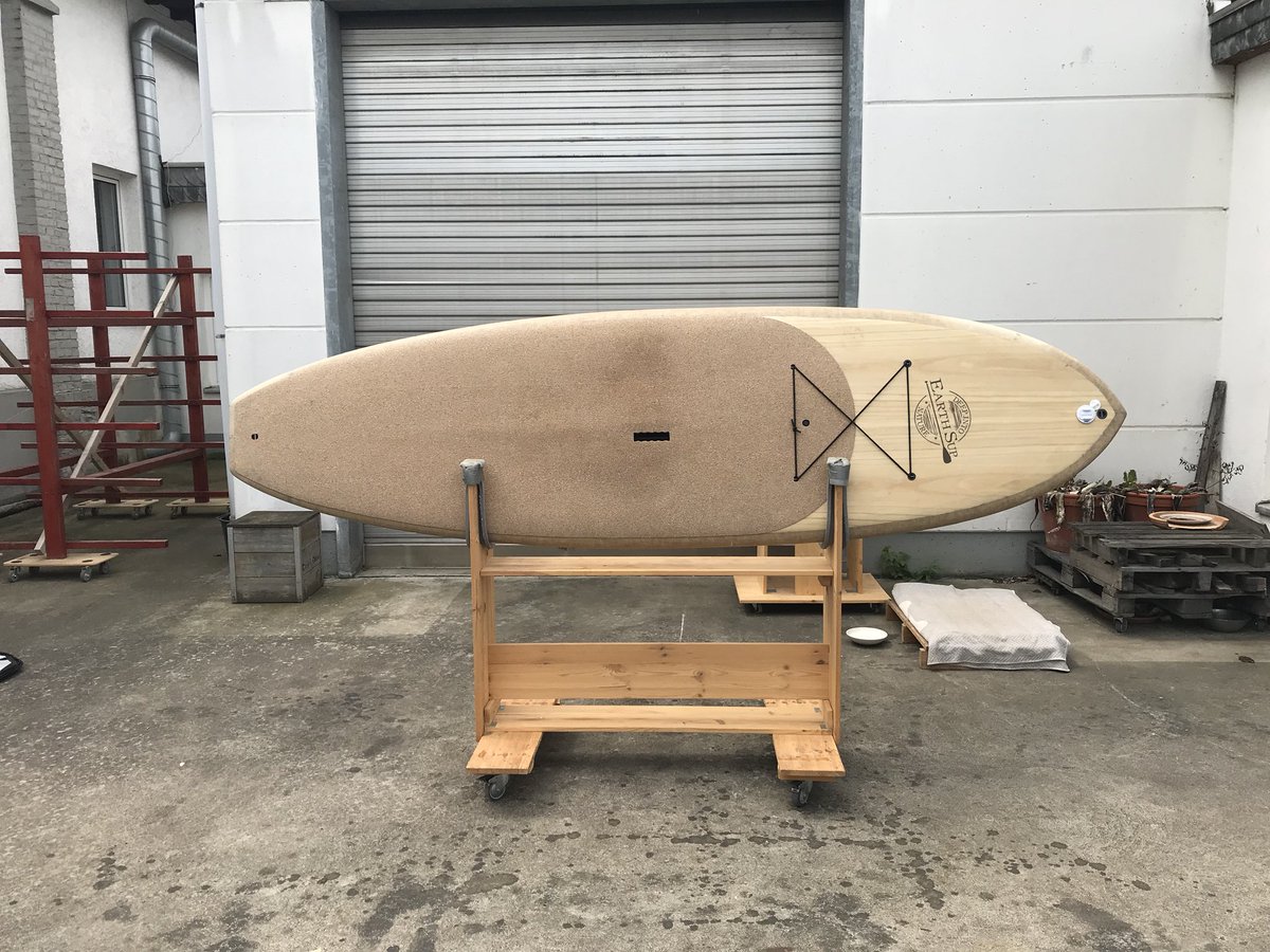 SupNationDE's tweet photo. Hey, Lust auf ein wunderschönes, gebrauchtes #SUPBoard aus Holz? Torre von #EARTHSUP jetzt bei uns in Koblenz. Meldet Euch bei Interesse! https://t.co/uwdEmLiKt3 #standUpPaddling ist sooo 💪💋☀️🌴😁🏖🏕🌻🍻🌊 https://t.co/uO8GI688TT