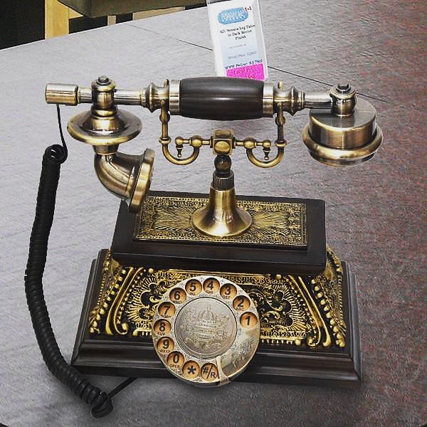 HSH_Interiors's tweet photo. Fully useable vintage telephone for just Rs 7000 with free shipping in Pakistan 
Order now 
https://t.co/Z1PCKIefBg
#telephone #vintage #vintagestyle https://t.co/jWAtsYkP6T