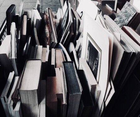 DanielFrpg's tweet photo. « 𝑻𝒉𝒆𝒏 𝒐𝒏𝒆 𝒏𝒊𝒈𝒉𝒕, 𝒂𝒔 𝑰 𝒄𝒍𝒐𝒔𝒆𝒅 𝒎𝒚 𝒆𝒚𝒆𝒔,
𝑰 𝒔𝒂𝒘 𝒂 𝒔𝒉𝒂𝒅𝒐𝒘 𝒇𝒍𝒚𝒊𝒏𝒈 𝒉𝒊𝒈𝒉
𝑯𝒆 𝒄𝒂𝒎𝒆 𝒕𝒐 𝒎𝒆 𝒘𝒊𝒕𝒉 𝒕𝒉𝒆 𝒔𝒘𝒆𝒆𝒕𝒆𝒔𝒕 𝒔𝒎𝒊𝒍𝒆
𝑻𝒐𝒍𝒅 𝒎𝒆 𝒉𝒆 𝒘𝒂𝒏𝒕𝒆𝒅 𝒕𝒐 𝒕𝒂𝒍𝒌 𝒇𝒐𝒓 𝒂 𝒘𝒉𝒊𝒍𝒆 » https://t.co/owzsEGIrFj