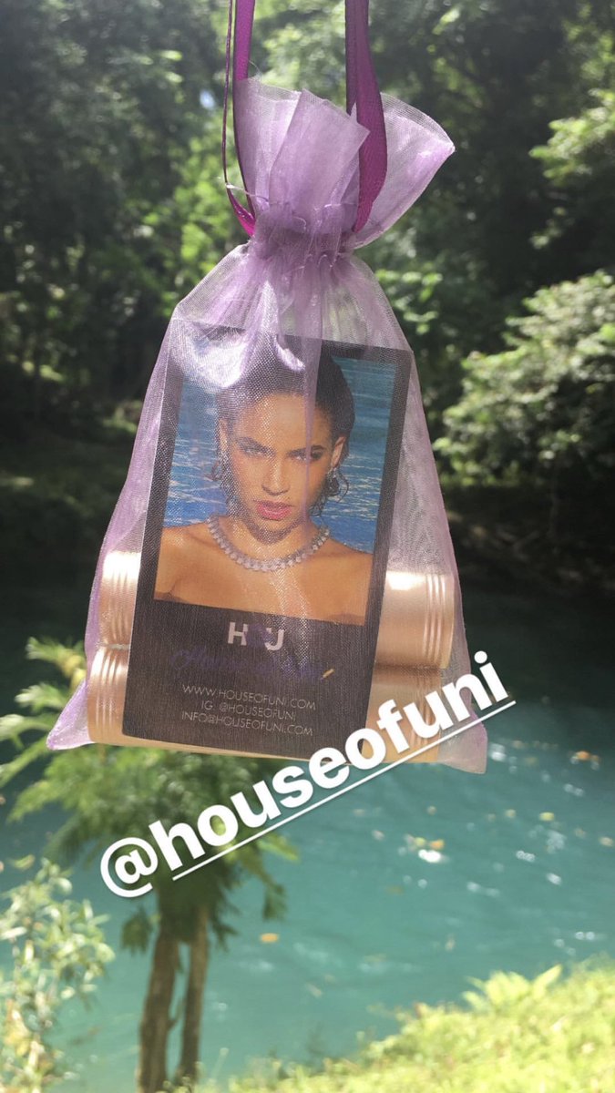 Loving our collab with <a href="/HouseOfUni/">House of Uni</a> Divas are in for a treat not only with gifts but an informative workshop! #sisterhood #travel #discussion