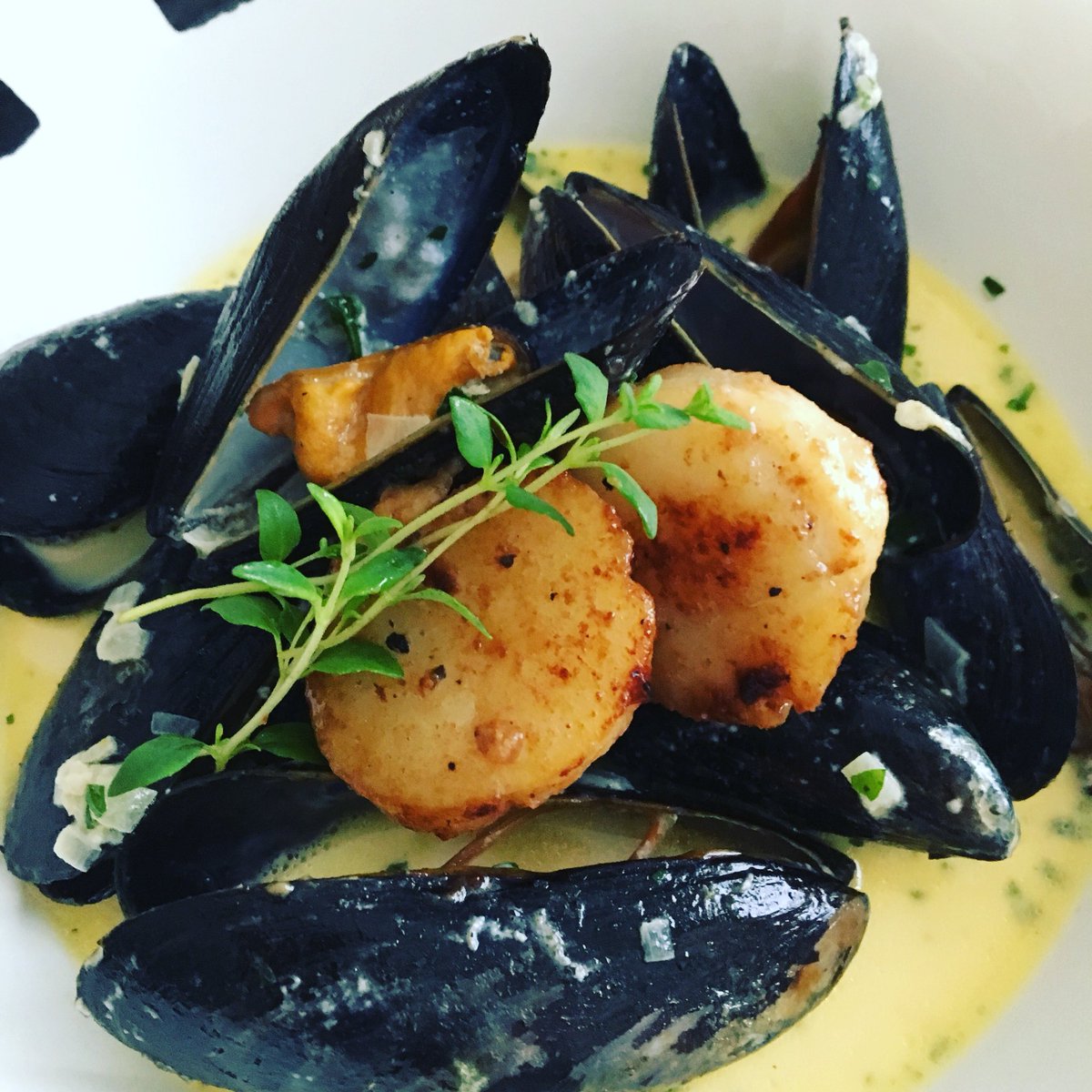 mimakezan's tweet photo. Fastfood😁 #mussels #scallops #dinner #comfyfood #seafood https://t.co/bZXlYFu06e