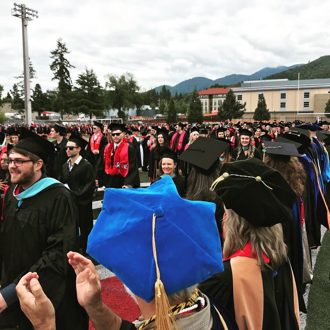 SOUAshland's tweet photo. Good morning, Raider Fam! Please join us in congratulating the graduating Class of 2018. Today is YOUR day! You did it!! 👩🏾🎓 👨🏻🎓 🎓 🎉 🎉🎉 #RaiderUp #souclassof2018 https://t.co/IWpvKTR6sU