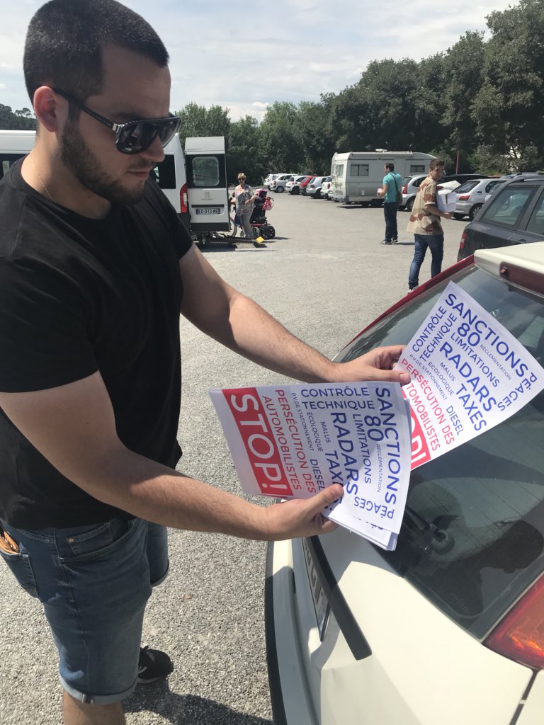 RN_Officiel_85's tweet photo. Retweeted FNJ Var (@FNJVar):
Le #FNJVar présent tout au long de cette journée de mobilisation pour la défense des automobilistes face à la politique de persécution du gouvernement #Macon ! https://t.co/DEWQGH6NS0