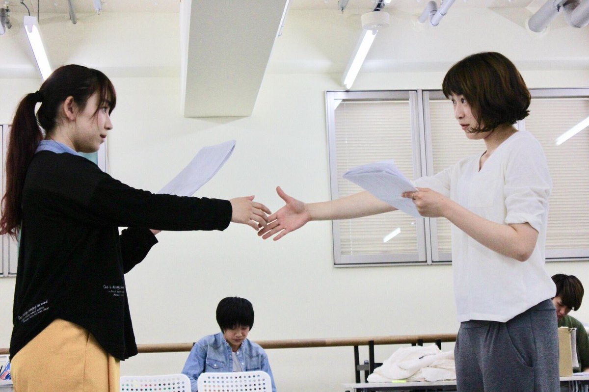 0k91's tweet image. 『夕立の中で君が笑った。』
今日も稽古！
前回公演で脚本演出やったなっしーは今回がっつり出てがっつり動いてます。なっしーともえちゃん同級生やねんて。役の関係性や如何に。ふふふ。お楽しみに！
7月6日ー8日、アカルスタジオにて。

ご予約はこちら↓
ticket.corich.jp/apply/92682/

#3like 
#タった