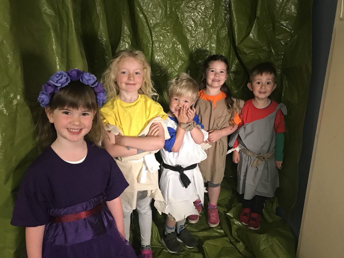 So this morning some of our Starlets group started work on their very first short film ready for the Annual Film Festival in July... we might be a little biased but there is a ridiculous amount of cute right here!!
