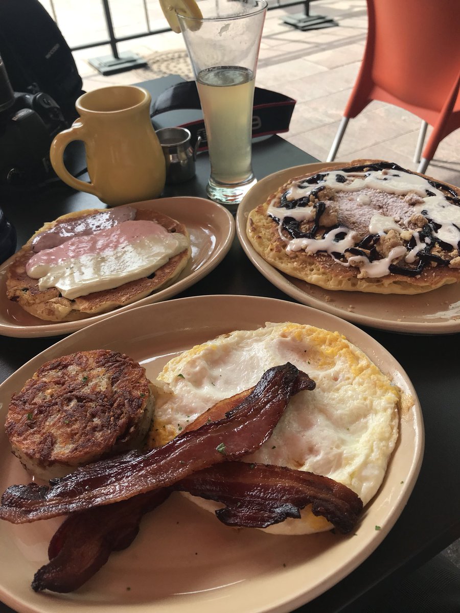 br_webb's tweet photo. Breakfast at @SnoozeAMEatery in @visitdenver. Soooooo good! #HomoCultureTour #DenverWeekend https://t.co/kiYYvisNAP