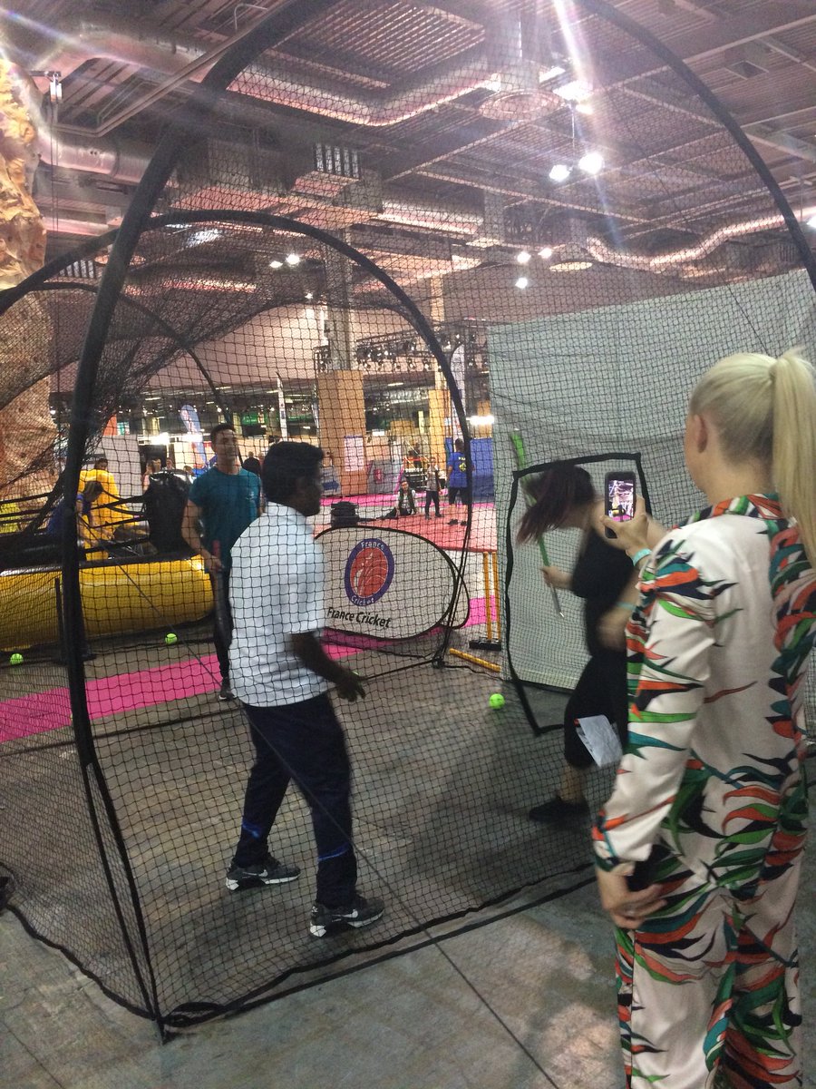 DettacheePresse's tweet photo. #SPORT: Espaces découverte des différents sports : simulateur de ski, saut à la perche, baseball et intervention de Katrina Patchett et Maxime Dereymez, 2 ambassadeurs du SISAF ! Ça se passe au #SalonDuSport à Paris https://t.co/prEkQX6fRd