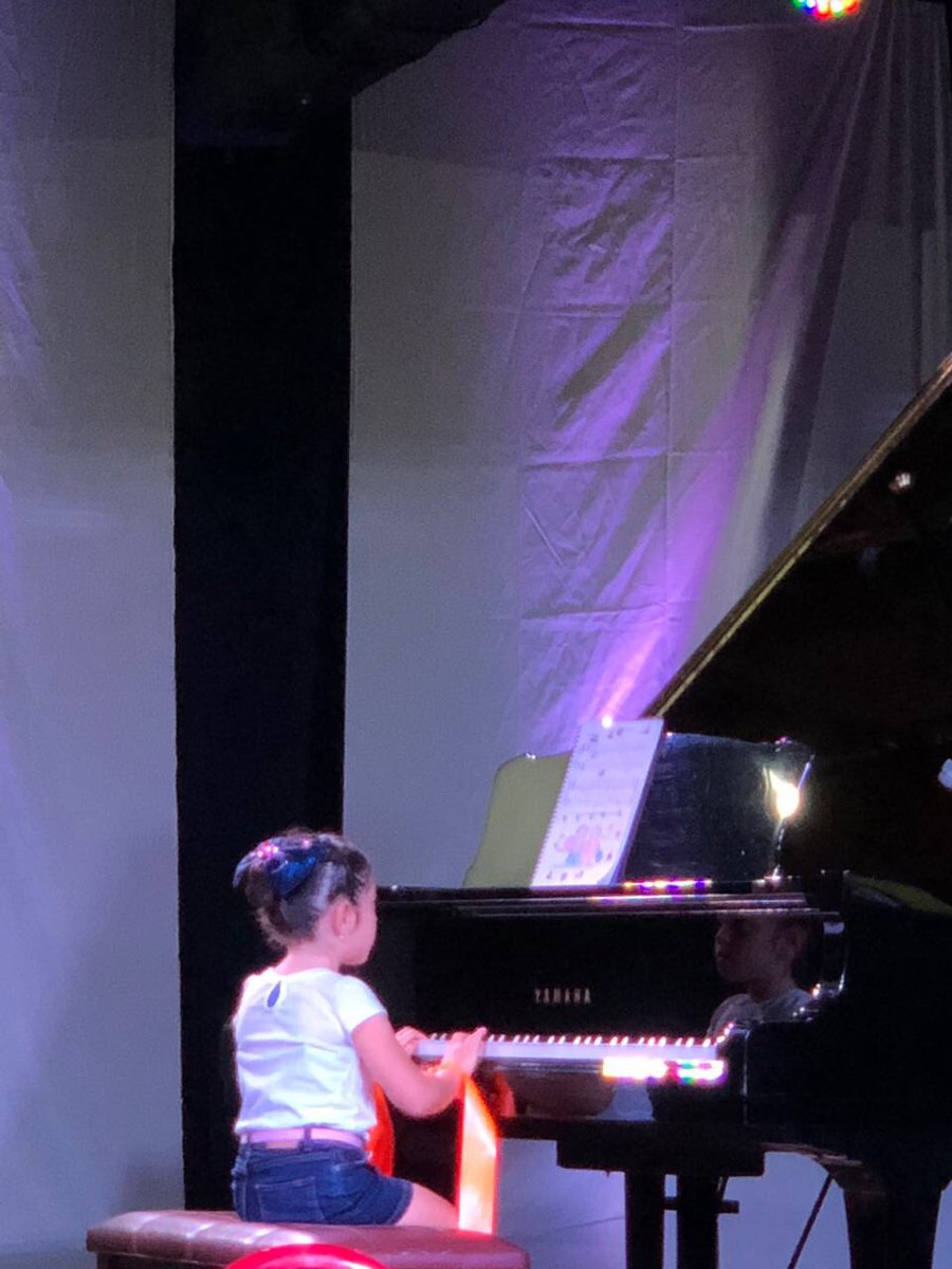 DanielaVara1's tweet photo. La perfección importa pero vale más el progreso! #mamaorgullosa ❤️ ⁦@JLToledoM⁩ https://t.co/rEnAHhDR4l