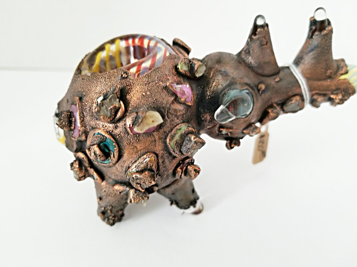 captivationglas's tweet image. ow.ly/ea2K30kwllM #rhinopipe #headypipes #artisicpipes #pipesofig #pipesonfleek #captivationglass #electroformed #copperpipes #alchemy