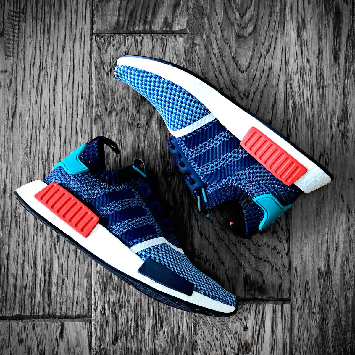 DroppinShow's tweet photo. 🚨 💎 LEGACY 💎 🚨 /// @PackerShoes x @adidas Consortium #NMD Runner PK  /// #packernmd #heretocreate #YourSneakerAreDope #boost https://t.co/1ylKb5LWed