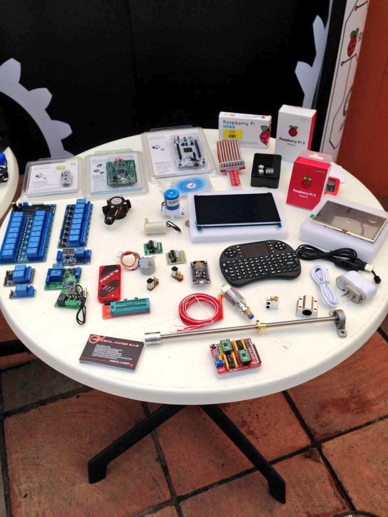TechnicalHands2's tweet photo. #GDBC @UNINPAHU @ConRolandoAndo  @MSFTColombia https://t.co/jhq7kcb6jF