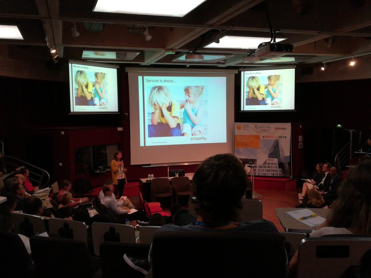 dourouxmarieli1's tweet photo. Service is about.. Exception to the rules.. Empathy and being treated as a human. .. According to @duneigre1 at #servsig2018 plenary session today https://t.co/QV8RxbVU6l