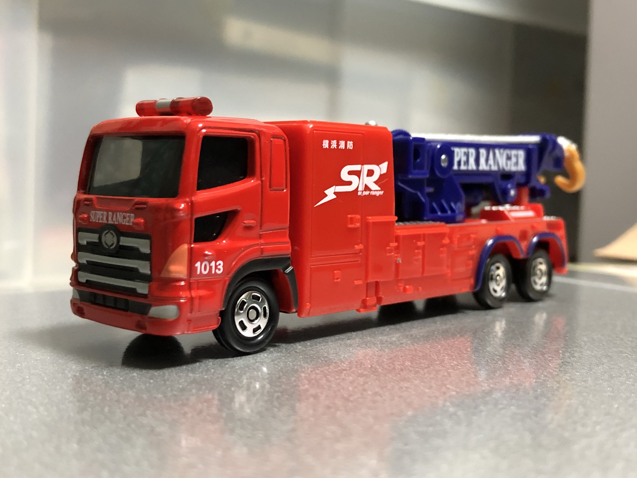 トミカ改造 自作品 日野プロフィア大型民間レッカー車 1/76サイズ位 トミカ改造 自作品 日野プロフィア大型民間レッカー車 1/76