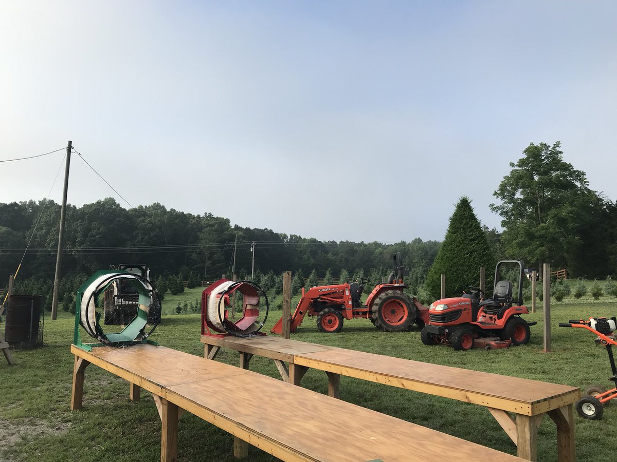 MisterGrowItAll's tweet photo. Thanks to Mr David Taylor for hosting a new growers seminar at his farm. Good times, good food, good information, most of all - GREAT PEOPLE! @RegalChemical #SpringBrookFarm #GeorgiaChristmasTreeAssociation https://t.co/15TSt95dOW