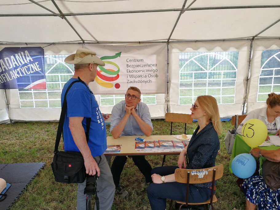 AKapalaSokalska's tweet photo. Stoiska poradniczo- edukacyjne na Pikniku Seniora w @gdansk! Zainteresowanie poradami prawnymi przeszło moje najśmielsze oczekiwania 💪💪💪#adwokat https://t.co/b1010ulrfy