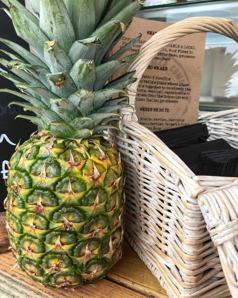 cotswoldpizzaco's tweet photo. So here it is. This goes against all my beliefs. But it’s bloomin delicious. So Monday we will be bringing you a filthy ham and pineapple. Not locally sourced pineapple, but a good helping of Trev’s ham and tadah... we have what we will affectionately call the ‘trevla’  #pizza https://t.co/s1BCIIxsOp