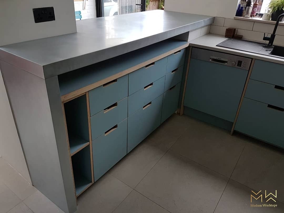 ModumWorktops's tweet image. We made this custom fitted zinc worktop with supporting legs into a very snug space. And oh boy, can I say our team had a good workout session with this solid 70mm thickness table.#ModumWorktops #zincworktop #custommade #design #northlondon #uniquedesign #homeideas #followus