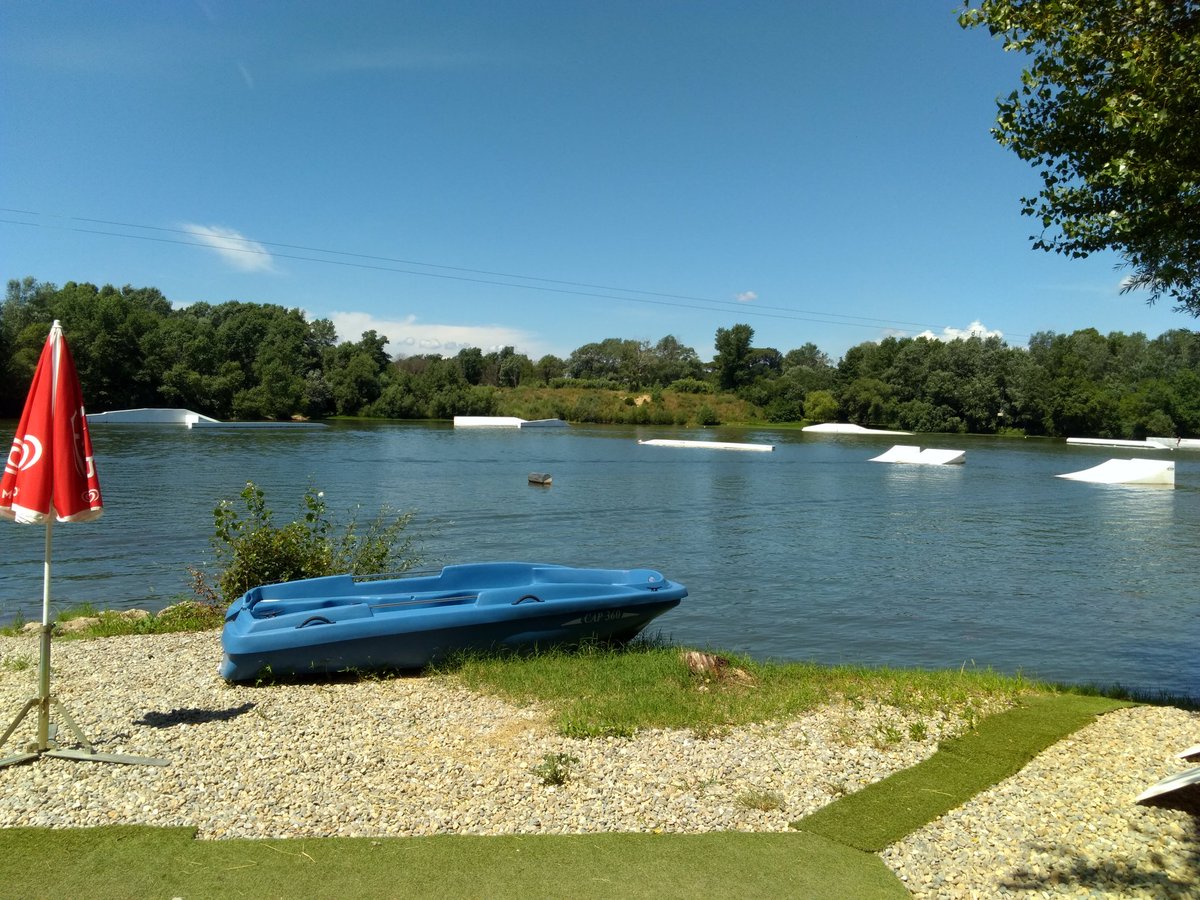 FFSNW's tweet photo. #CFWakeCable
J-15 #Reperage à #EXO83 #LeMuy en vue de la diffusion des Championnats de France FFSNW de Wakeboard & Wakeskate Câble 2018
#Webcast #FFSNW + Mag sur @lachainelequipe 📺👍
#Mediatisation #Wakeboard #Cable #Wakeboard2024 #AmbitionOlympique #PassionGlisse https://t.co/wIF87yjnZR