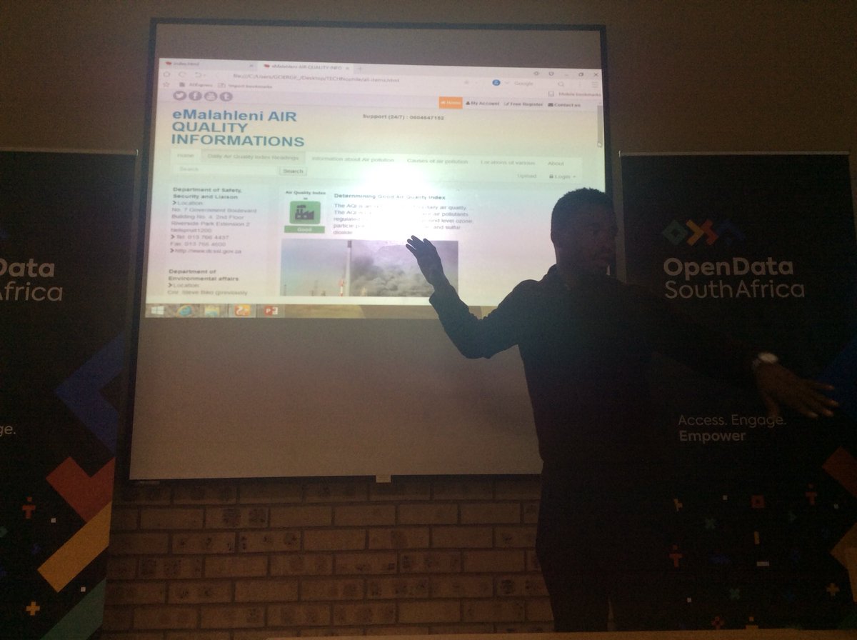TiyaniTee's tweet photo. Last team for the day is team Expression at #AirQualityHack @OpenDataZA @Geekulcha https://t.co/24YyAJfCWX