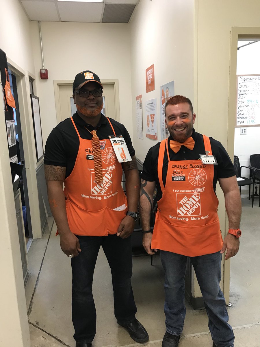 ChuckNeary's tweet photo. Store 2505 ASM’s showing their Home Depot team spirit. Going to be a fun day! @ndhomedepotorangebloodedday2018 @PaulDeveno @chetstanton @THEBFERRARO @EmgeJim @wearethemidatlantic https://t.co/heZdthF623