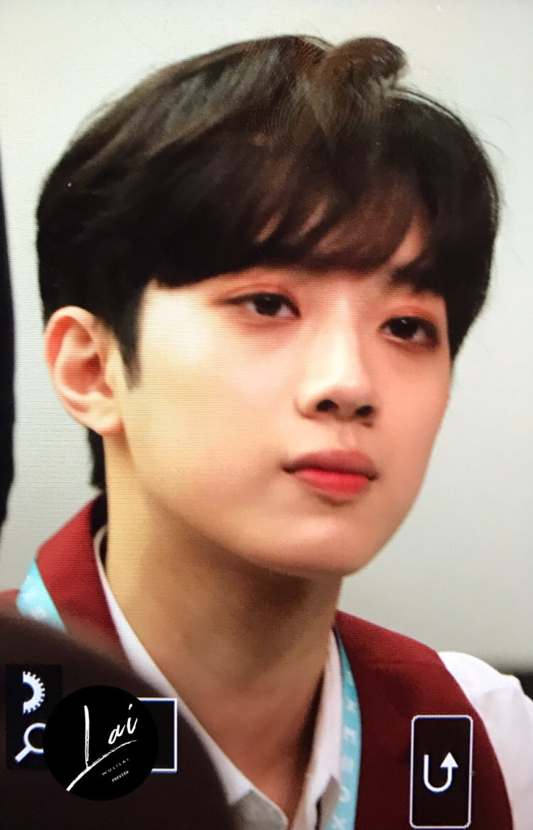 wulilai's tweet photo. #라이관린 #賴冠霖 180616 상암팬싸 프리뷰 
관린이 오늘 왕자님이야! https://t.co/6xJluWcxcH