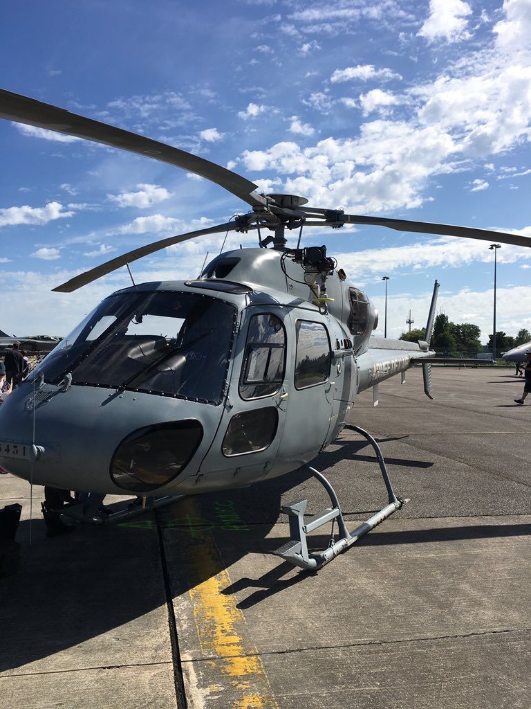 IPSA's tweet image. Entre #bombardiers, #avionsdechasse, #hélicoptères et autres, le #MeetingEvreux105 représente un des #meetingaerien phare de la région @iledefrance