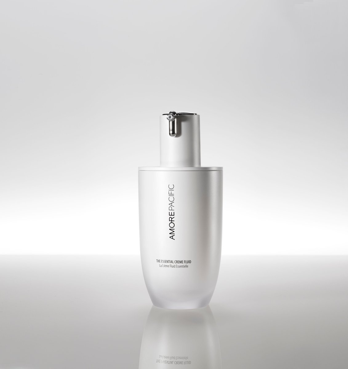 AMOREPACIFIC_US's tweet photo. The ESSENTIAL CREME FLUID has become a #fanfavorite thanks to 150 baby #greentea leaves #howdoyougreentea? https://t.co/PLFmfsRTAf