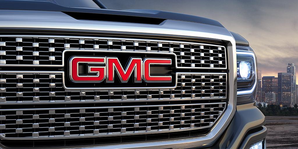 GMCcanada's tweet photo. Making a statement comes standard: the bold chrome grille on the #GMCSierra 1500 #Denali
LEARN MORE: https://t.co/OfbZsMJdAH https://t.co/DtvGPnxnIS