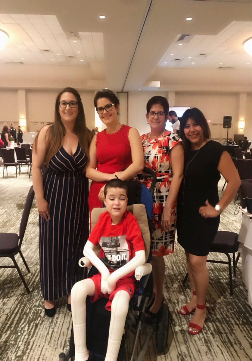 LNesenman's tweet image. Beautiful night at the Do The Right Thing Summer Salute 2018! #dtrtmiami #miamisup #leewoodk8 #brucieballedctr #copsnkids #marcorubio #parklandstrong #jungleisland #miamipd #mdspd