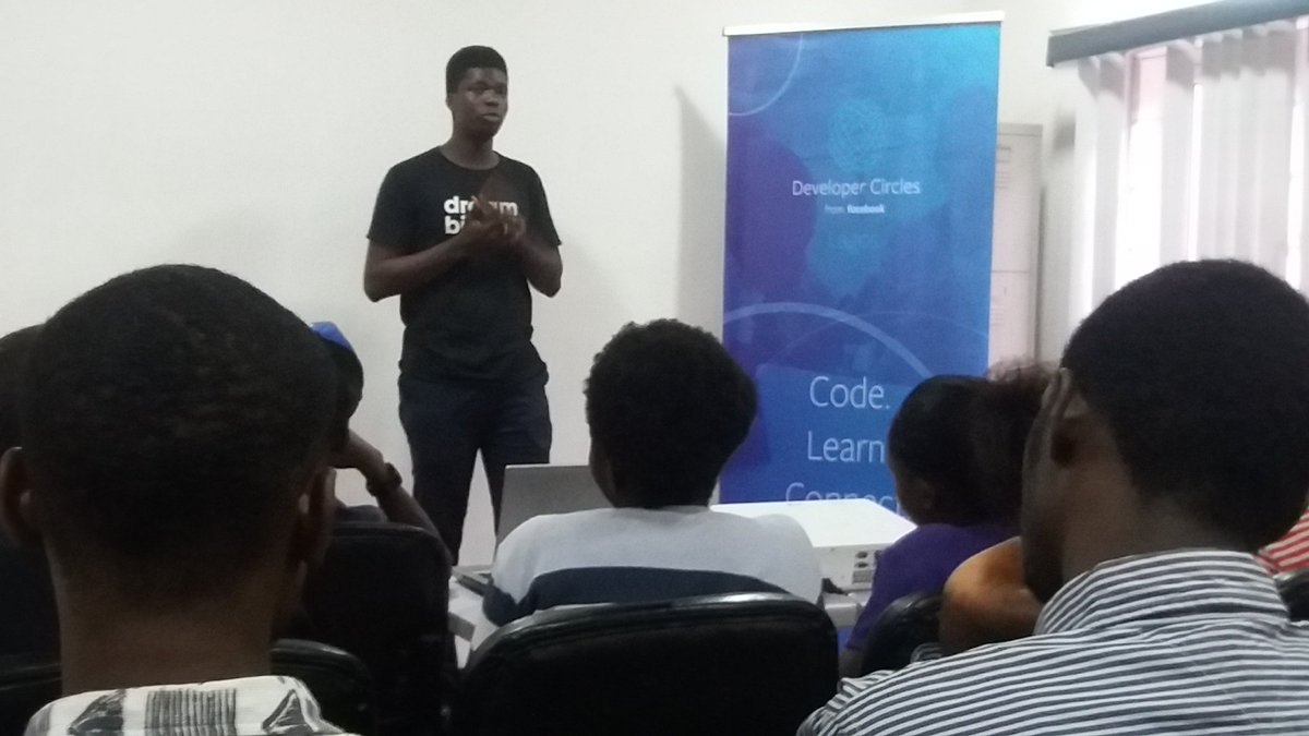 chiamakaikeanyi's tweet image. As a writer, know your audience, and bank on their feedback to improve your contents #devcwritersmasterclass  @DevCommsLagos @saxfreak @P_culiar @tru2cent @clasbery @techmeetupsng @Emma_Odia @cypiee