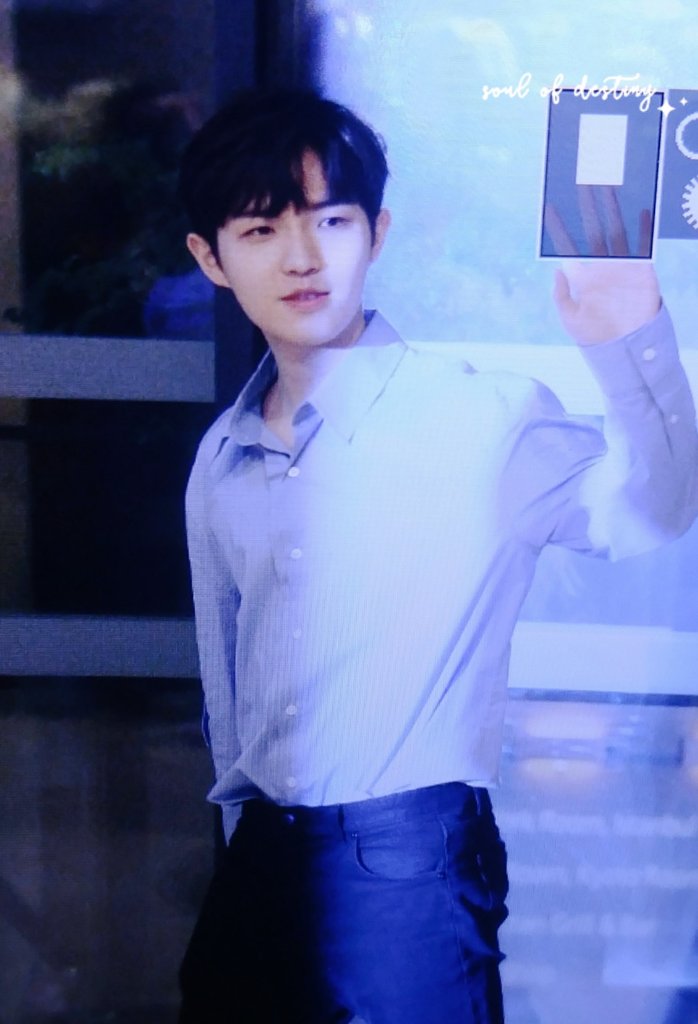 soulofdestiny96's tweet photo. 180616 
#WANNAONE #김재환 #재환 https://t.co/KudUGyf2yw