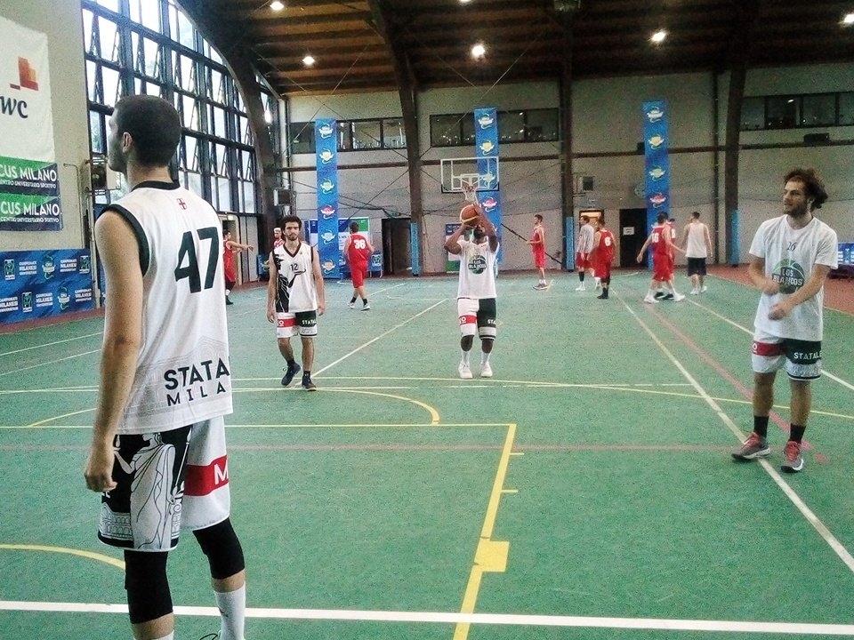 #CMU17_18 🏀🚹 In campo <a href="/LaStatale/">Università degli Studi di Milano</a> 🆚 <a href="/Unicatt/">Università Cattolica</a> (campioni in carica) per la finale maschile!