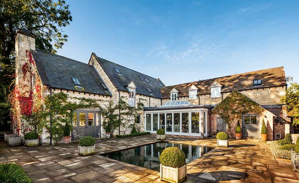 MyHomebuilding's tweet photo. 13 of our favourite traditional style homes for those longing for the classics
https://t.co/zSf05A7ssh https://t.co/FAZyYVV8aZ