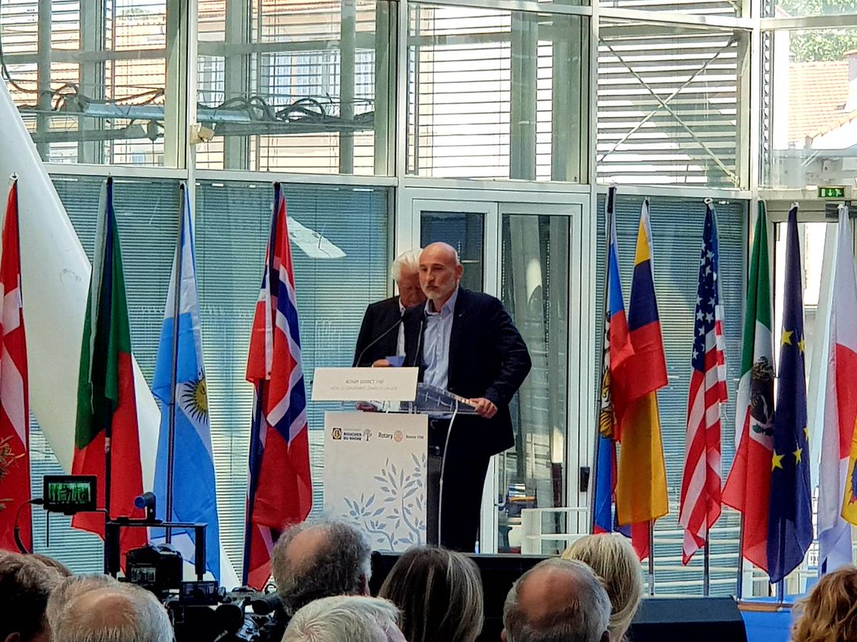 CapitalInnov's tweet photo. Bravo aux lauréats des prix de la création d'entreprise du #Rotary1760: @solidagri84 #iadys #Locarbom #LesAteliersAlpesMoulins. @JeromeVuillemot Directeur Financier du @CA_alp_prov  a eu le plaisir de récompenser ces initiatives au service de la solidarité et de l'environnement. https://t.co/NNUoTQ8fmn