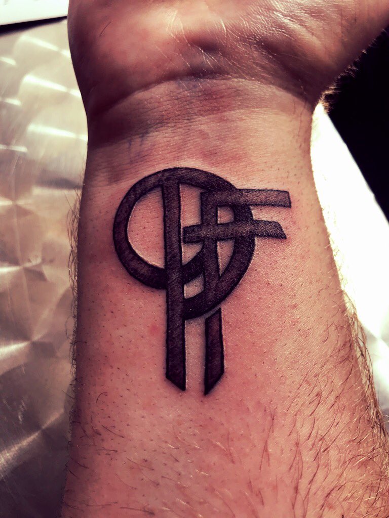 FarmS85's tweet photo. Started my tattoo to remember my Mum Pippa Farmer. Inspired by the one and only @Palomafaith who Iโm a super fan of as well!!!!! Symbol lifted from #baseballjacket I purchased from Palomaโs website!! #sameinitials I hope Paloma seeโs this!!! โค๏ธโค๏ธ https://t.co/AM4HtwPPTa