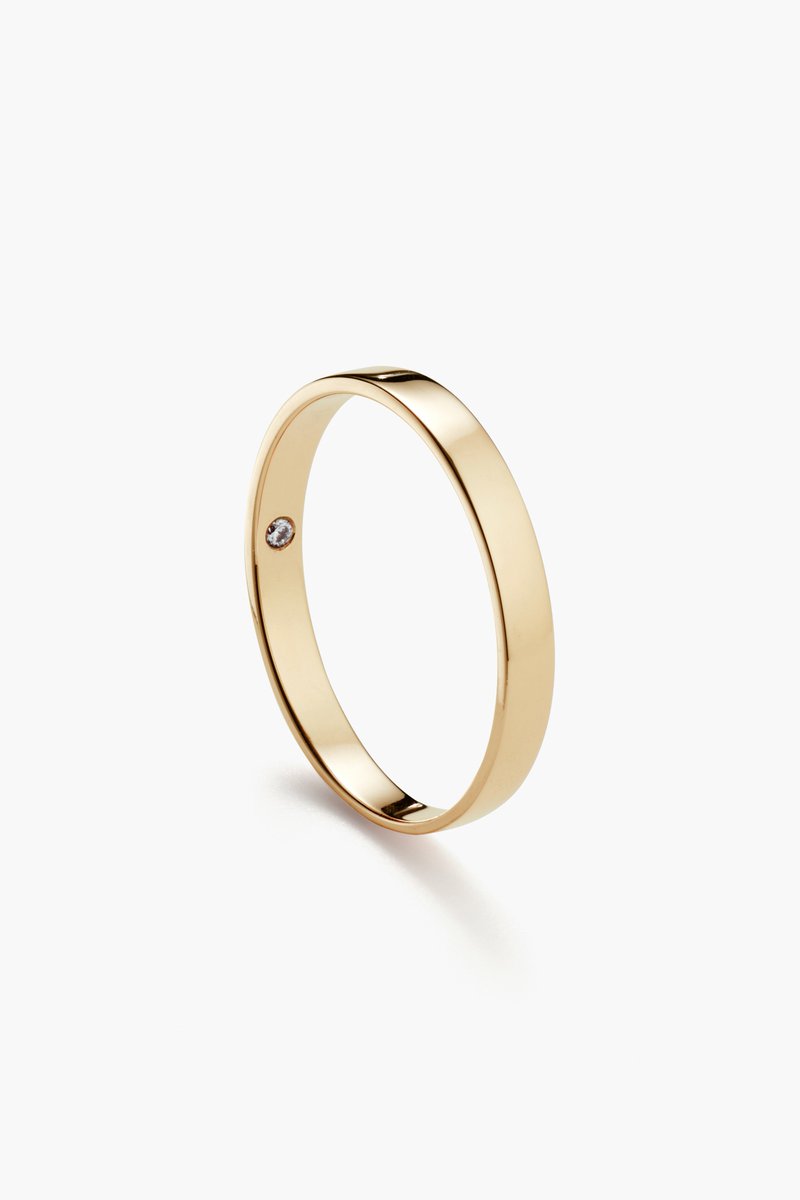 mrokgrooms's tweet photo. Classic round in 4mm comes in yellow, rose or white gold. Shiny or matte finish &amp; the optional birthstone on the inside. Adding your partner's birthstone inside your wedding ring adds an element of secret sentimentality only you two know it's there. https://t.co/l04jrRF1tH https://t.co/isyxwFqTz7