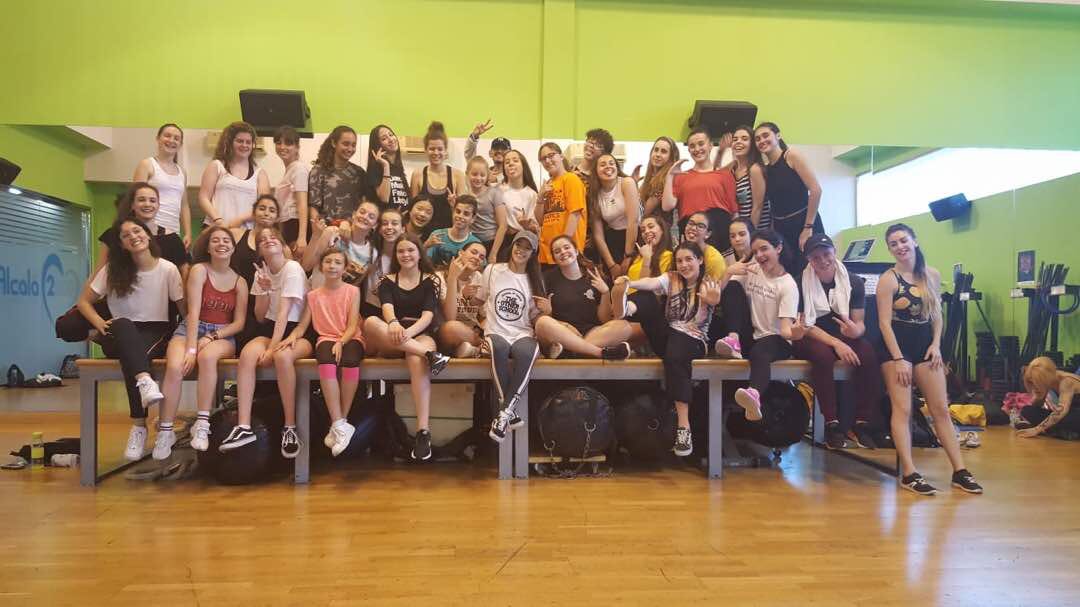 monicap_CFO's tweet photo. Una mañana genial!!!! Workshop @MonicaP_FAB18 así da gusto ❤️
#GiraFAB18 #GiraFAB16J #Clonica16J #monicapeña #monicateam #theotherschooldancestudio #FelizSabado #FelizFinDeSemana https://t.co/CVLgE3xgu0