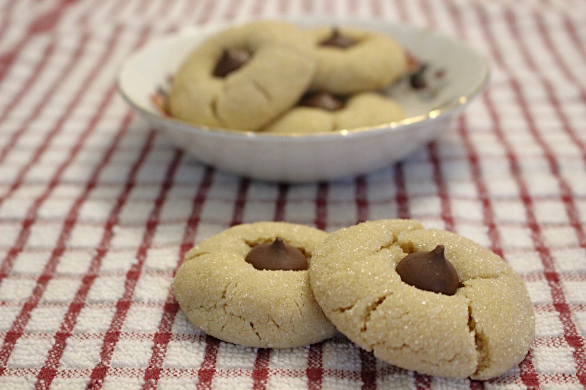 Bro_Baking's tweet photo. Any day can blossom into a better one with these classic cookies.

https://t.co/mpRfJzvGyl

#peanutbuttercookies #peanutbutterblossoms #sixmonthstillchristmas https://t.co/ASTLoMGyrj