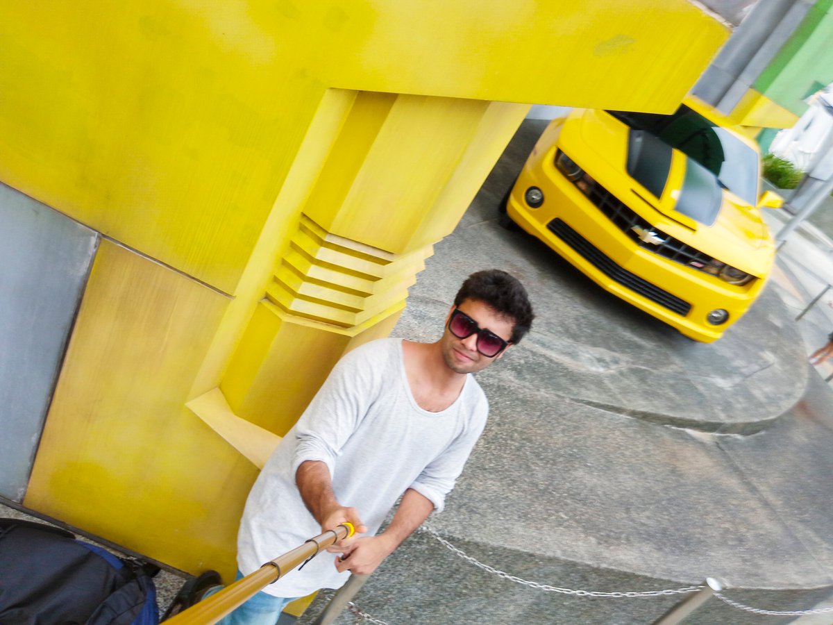 OfficialMHRabbi's tweet photo. Universel Studios Singapore๐ธ๐ฌ
bumblebee | transformers
.
.
.
#lateposeโ#april18
#it #stands #for #bumblebee
#transformers #ford #mustang https://t.co/VOqOBXwwql