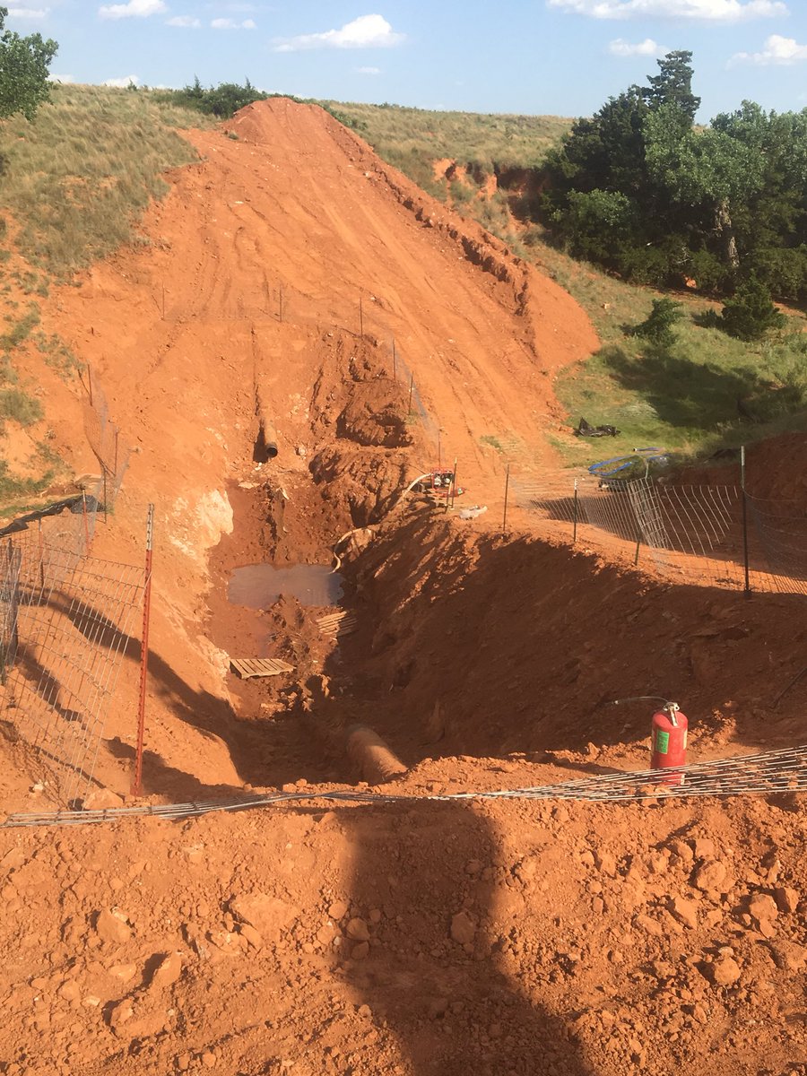 RandRPipeline's tweet photo. 🎉👷🏻‍♂️Happy Saturday!🎉👷🏿‍♂️ @EnableMidstream remediation work! Couldn’t get a better crew to do this work!! 👷🏻‍♂️👷🏿‍♂️👍🏻👍🏻👍🏻
#randrpipeline #naturalgas 
@TopOilNews 
@OKOGA https://t.co/bpUKgwdY4m