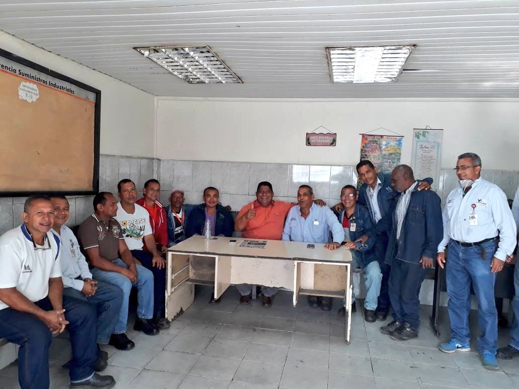 peralespsuv's tweet photo. Hoy #16Jun #Sutralum en Dialogo con los Trabajadores @obrerovenalum en #P19 @VENALUM_CA_ https://t.co/zFcc2hHdFM